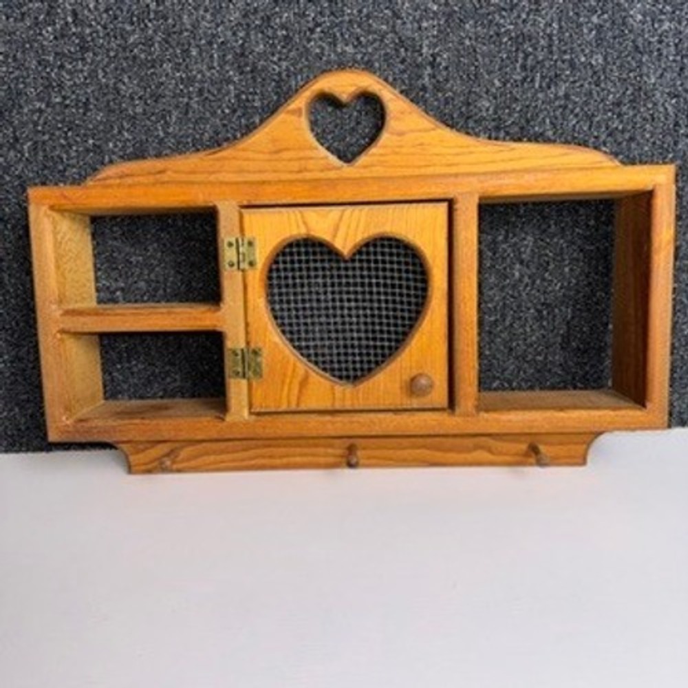 Vintage Country Heart Wooden Wall Shelf Honey Oak Mesh Pegs 20x14 Cottage Farm